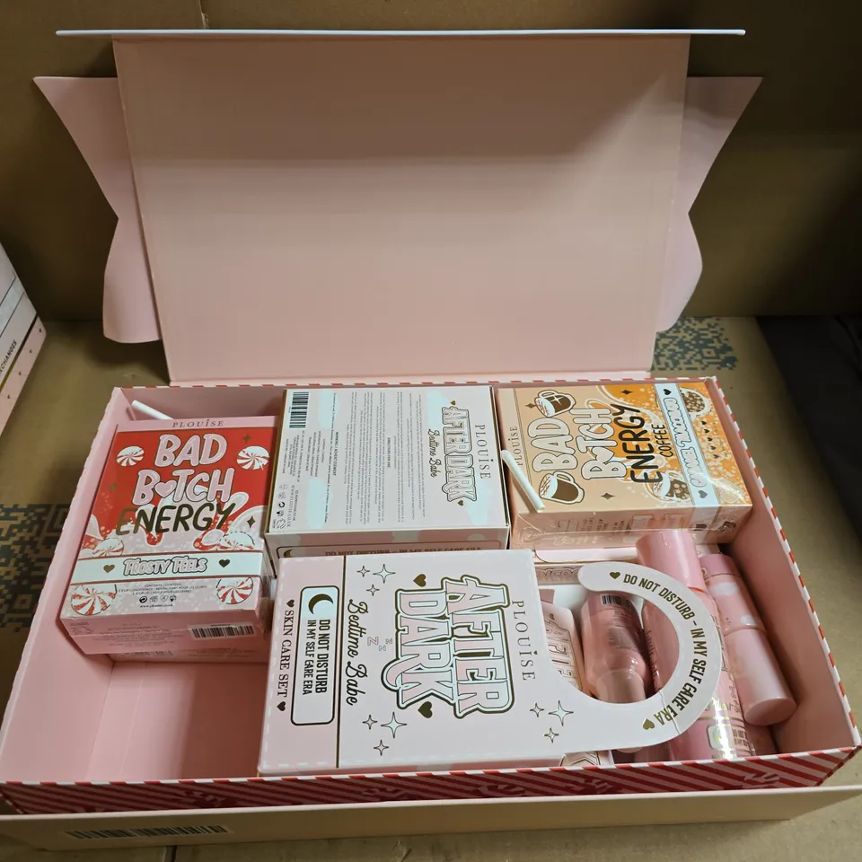 PLOUISE BEAUTY GIFT BOX WITH LARGE PINK BOW 