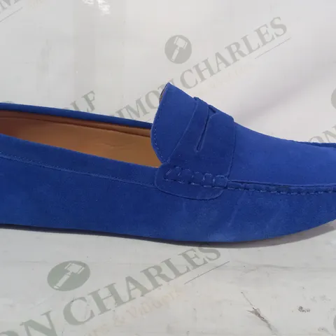 BOXED PAIR OF FASHION SLIP-ON SHOES IN BLUE EU SIZE 49