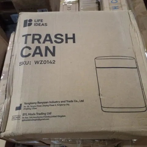 BOXED LIFE IDEAS TRASH CAN - WHITE/BLACK
