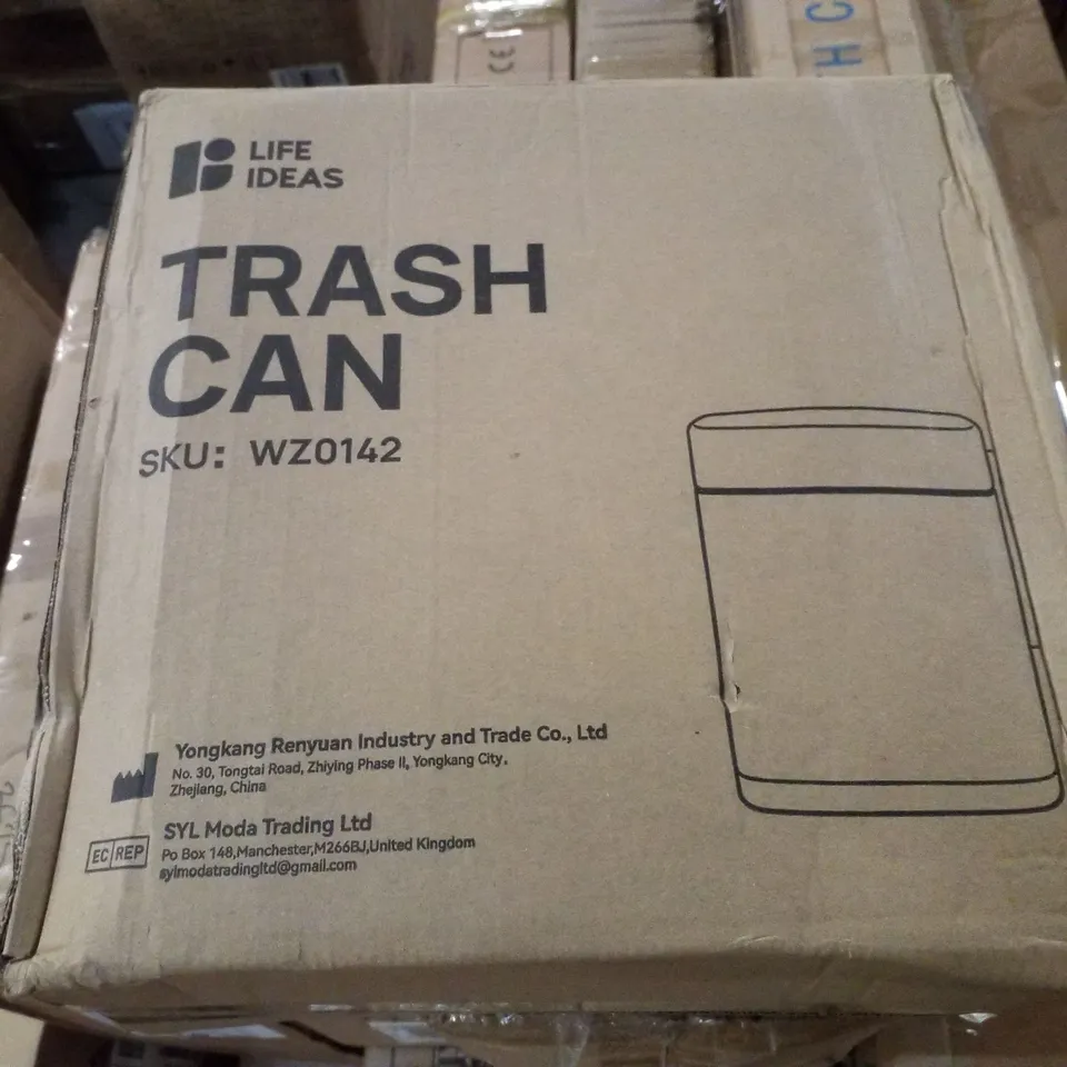 BOXED LIFE IDEAS TRASH CAN - WHITE/BLACK