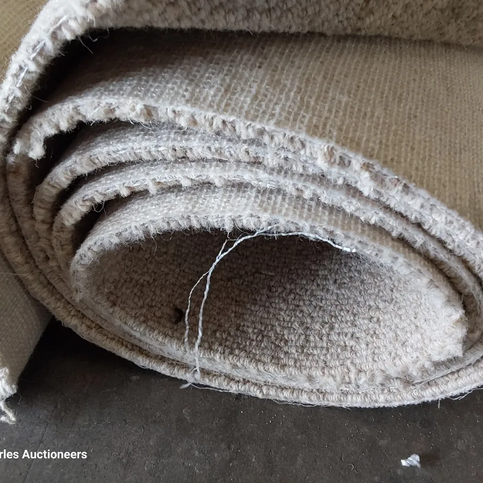 ROLL OF QUALITY LAKELAND HRD RYDALE CARPET APPROXIMATELY 5M × 2.47M