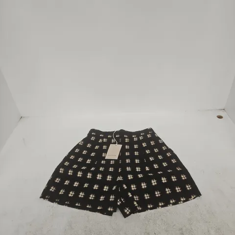 UK 8 JIGSAW JAPANESE CHECK LINEN SHORTS – BLACK
