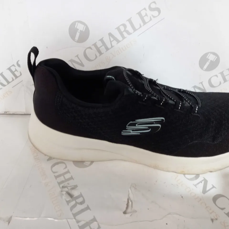 SKECHERS DYNAMIGHT 2.0 BUNGEE TRAINER IN BLACK - UK 5.5