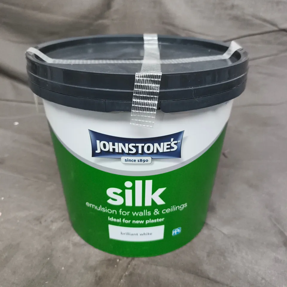 JOHNSTONE'S SILK EMULSION FOR WALLS & CEILINGS – BRILLIANT WHITE- 5L