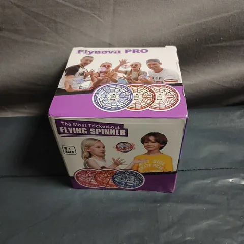 18 FLYNOVA PRO FLYING SPINNER – BOXED TOY