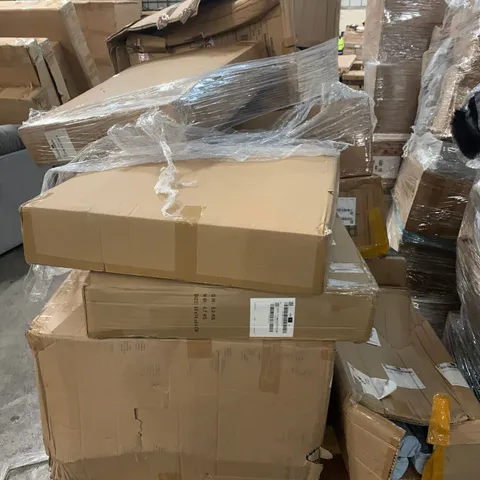 PALLET OF ASSORTED ITEMS TO INCLUDE BOXED CHAIR, BOXED FURNITURE AND WALLPAPER 