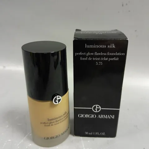 BOXED GIORGIO ARMANI LUMINOUS SILK FLAWLESS FOUNDATION - 30ML - 5.75