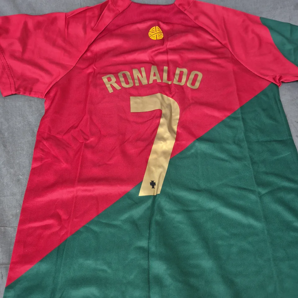 PORTUGAL FC HOME SHIRT WITH SHORTS - RONALDO 7 - SIZE 24 - KIDS