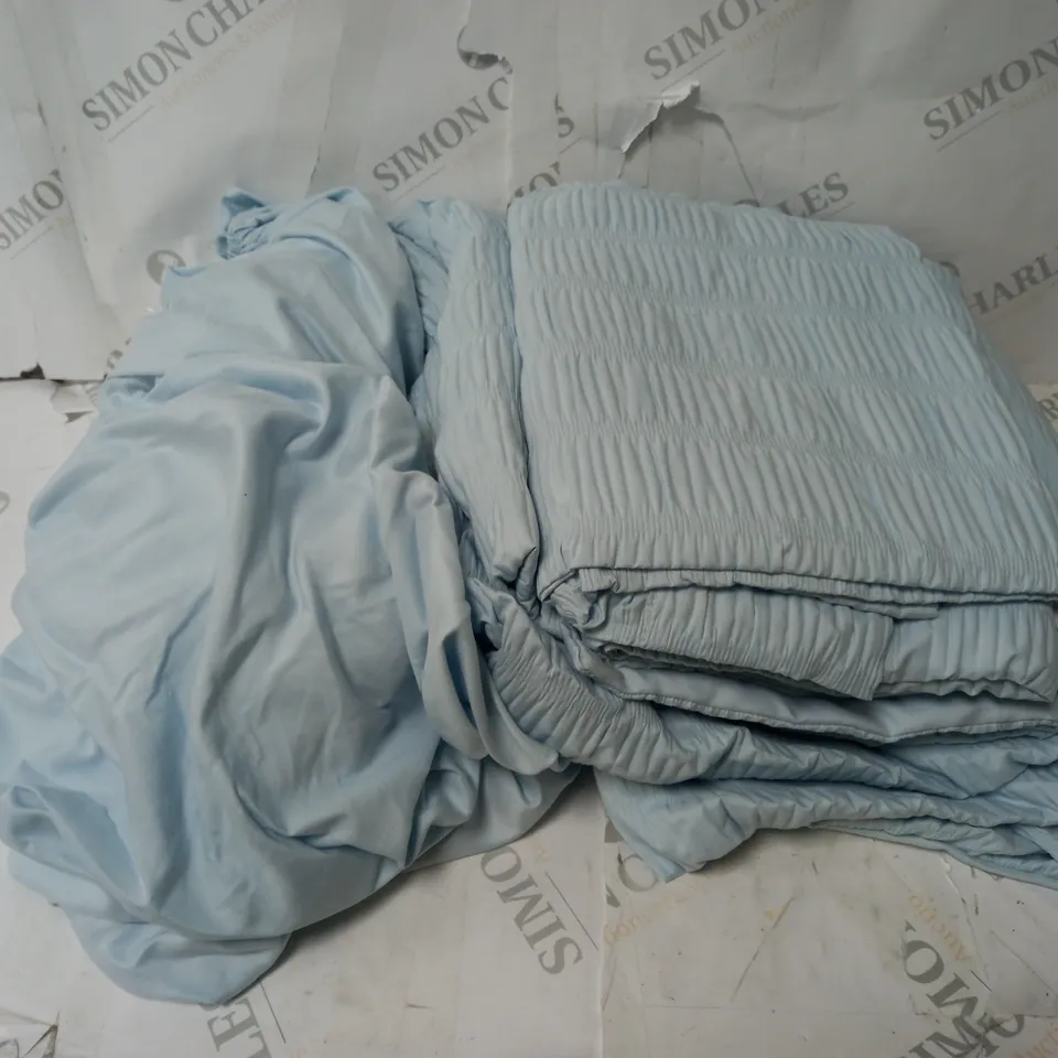 SUPERSOFT BY COZEE HOME TEXTURED STRIPE DUVET SET SOFT BLUE KING SIZE