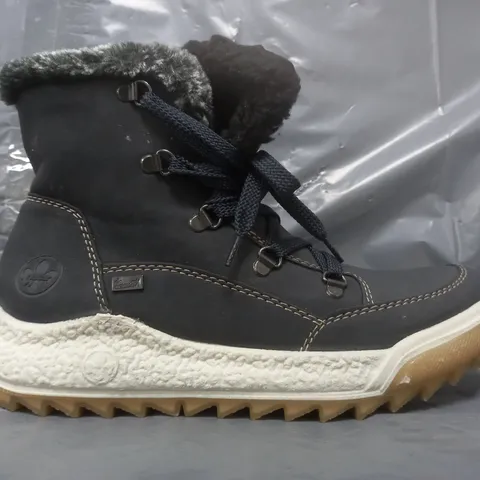 RIEKER WATER RESISTANT WARM LINED HIKING LACE UP BOOT- NAVY SIZE 6.5