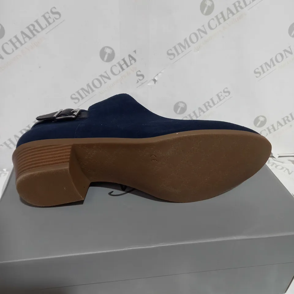BOXED PAIR OF VIONIC MILLIE BOOTS IN BLUE UK SIZE 8