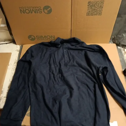 BOX OF APPROXIMATELY 10 3XL GILDAN NAVY LONGSLEEVE SHIRTS