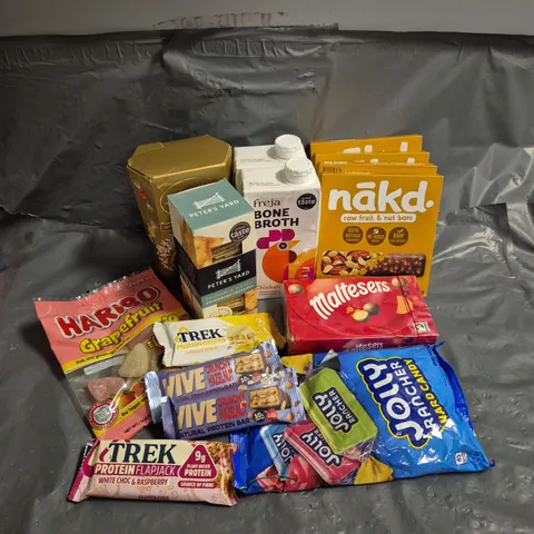 APPROXIMATELY 15 ASSORTED FOOD AND DRINK PRODUCTS TO INCLUDE - NAKD PEANUT DELIGHT BARS - FREJA BONE BROTH - JOLLY RANCHERS - ETC