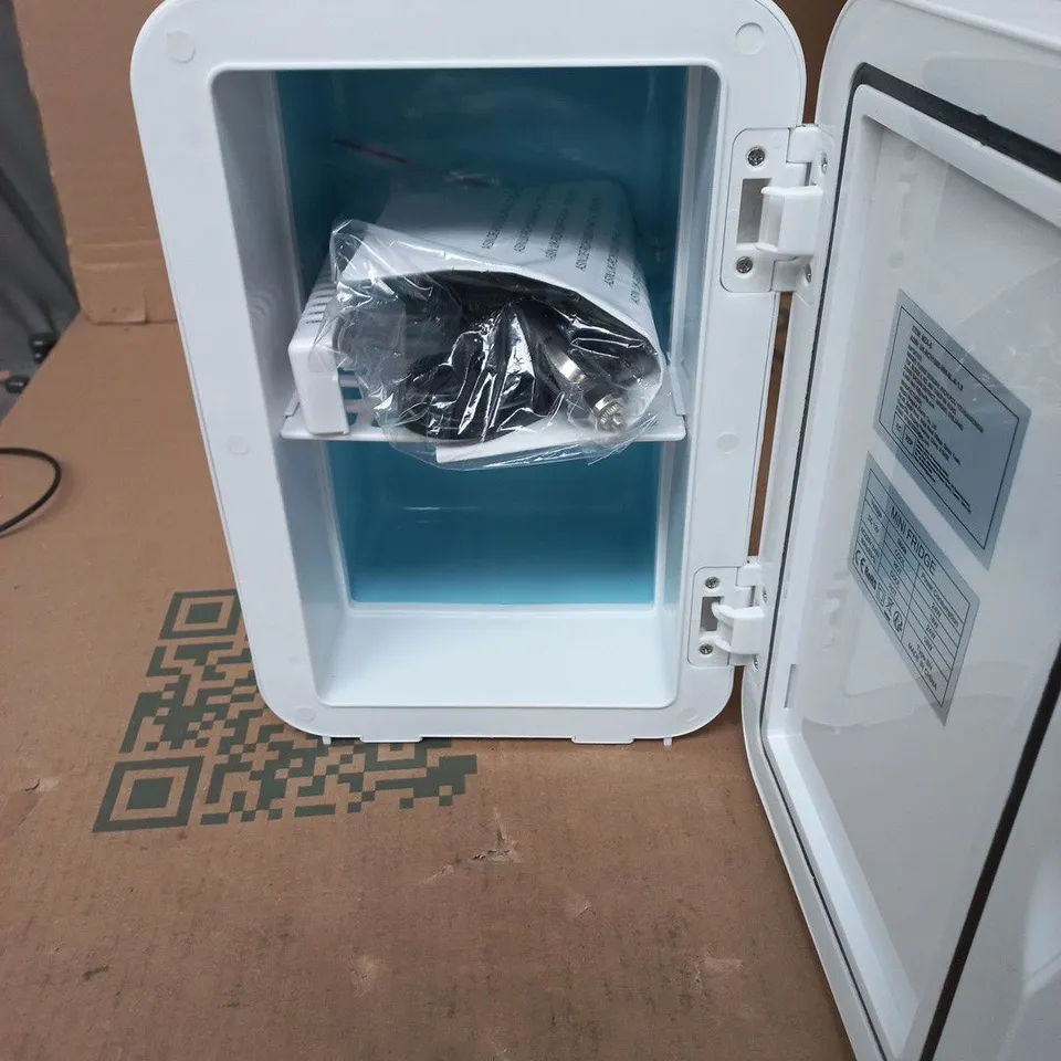 MINI FRIDGE – WHITE, COMPACT FRIDGE (DC 12V/AC 220–240V)
