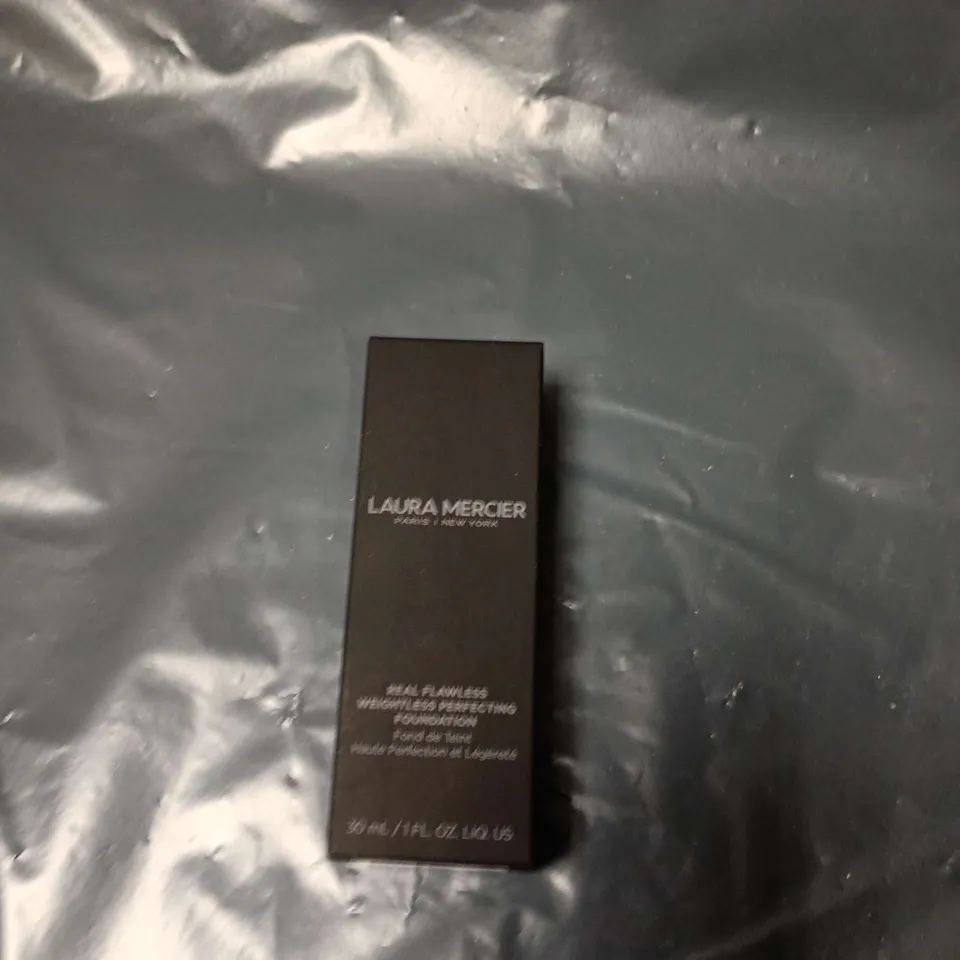 LAURA MERCIER FOUNDATION – BOXED 30 ML / 1 OZ