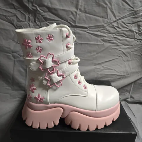 BOXED PAIR OF KOI FOOTWEAR SAKURA MIKU CHERRY BLOSSOM SHOES - UK SIZE 8
