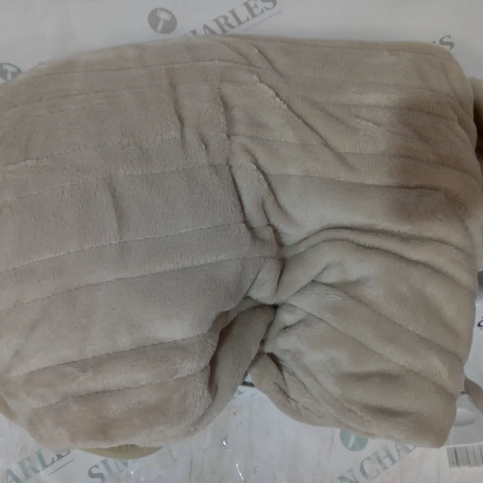 BOXED COZEE HOME VELVETSOFT HEATED THROW IN LIGHT GREY
