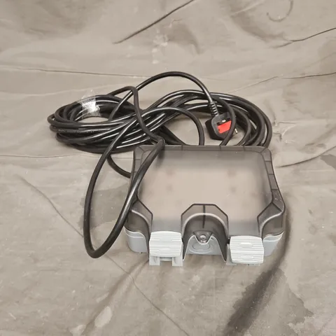 OUTDOOR SOCKET WITH LONG POWER CABLE