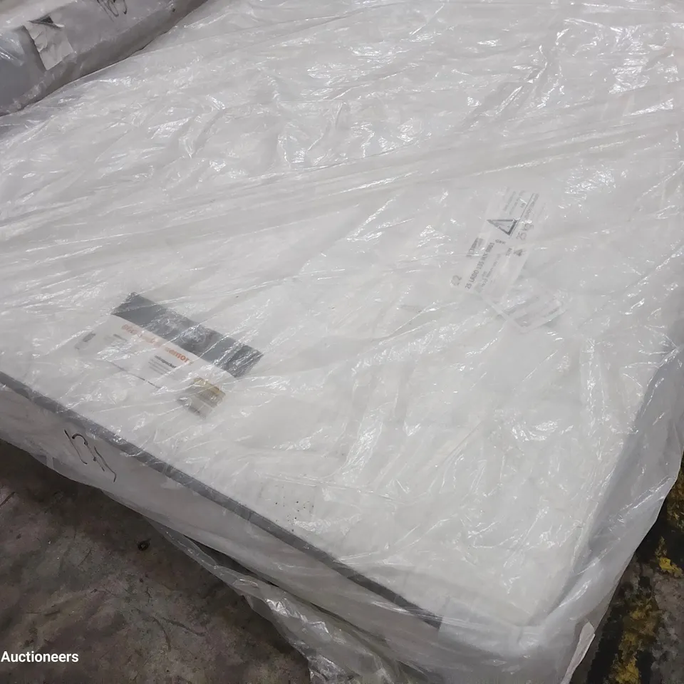 QUALITY BAGGED 4'6" DOUBLE SILENTNIGHT 800 POCKET MEMORY MATTRESS 