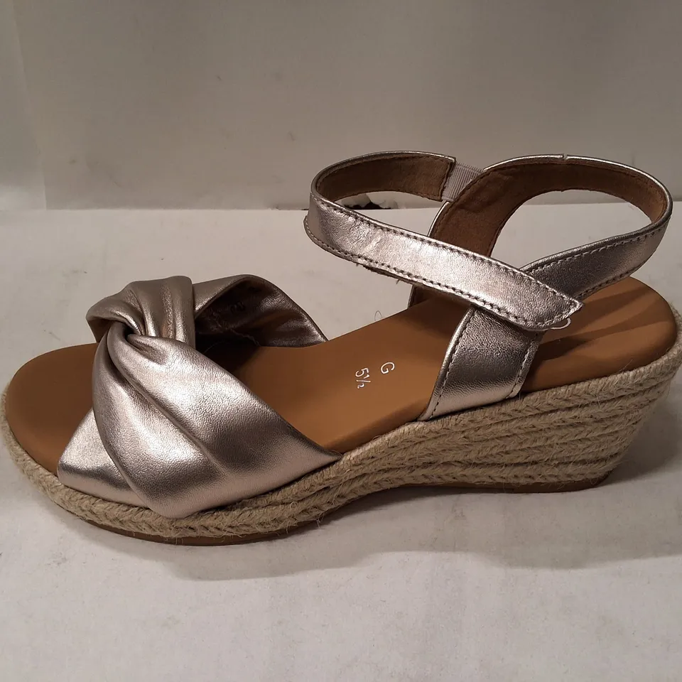 GABOR MOON SATIN METALLIC WEDGE SANDALS – UK 5.5 (EU 38.5)