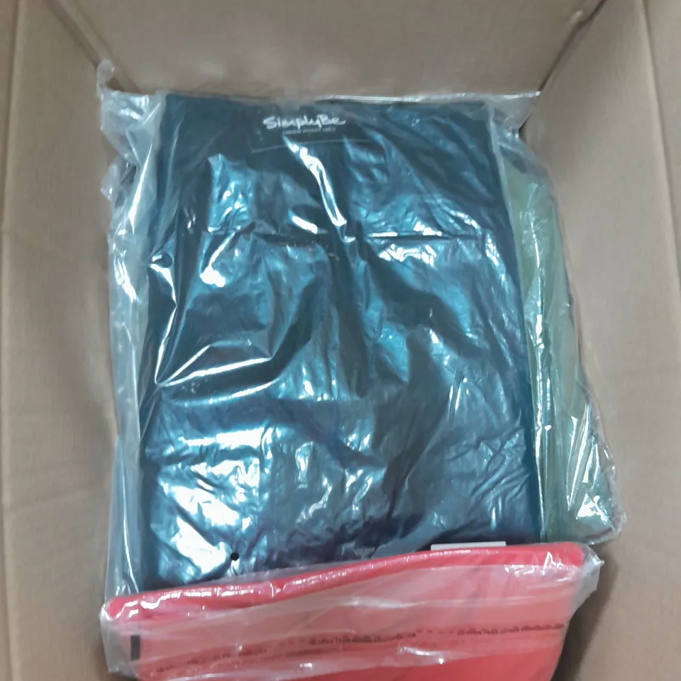 LOT OF APPROX 16 CLOTHING ITEMS IN VARIOUS BRANDS, STYLES, COLOURS AND SIZES