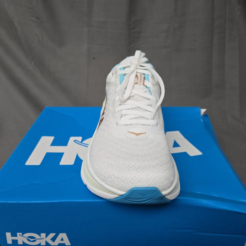 BOXED HOKA WOMENS GAVIOTA 5 WHITE TRAINERS - UK 4