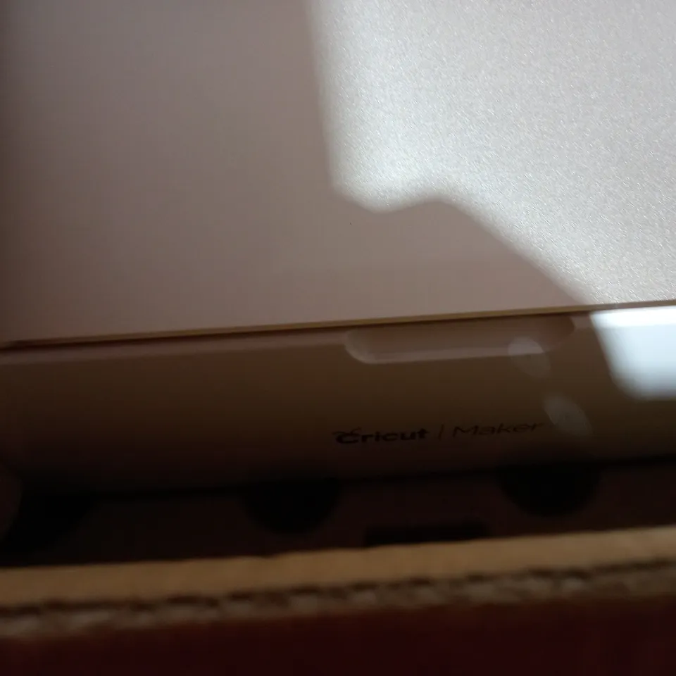 CRICUT MAKER SMART CUTTING MACHINE