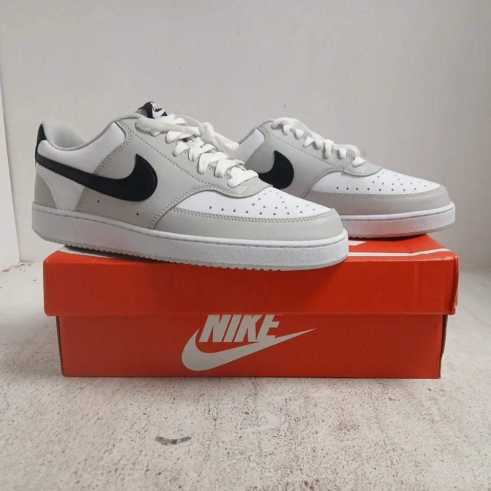 BOXED PAIR OF NIKE COURT VISION TRAINERS IN WHITE/GREY/BLACK SIZE UK 8.5