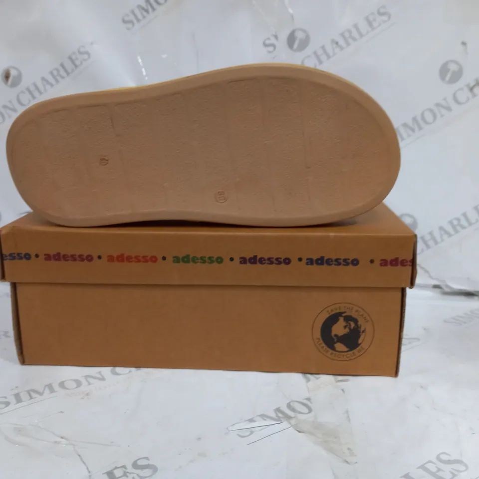 BOXED PAIR FOR ADESSO LEATHER PLATFORM SANDALS MULTI-COLOURED IN SIZE 6