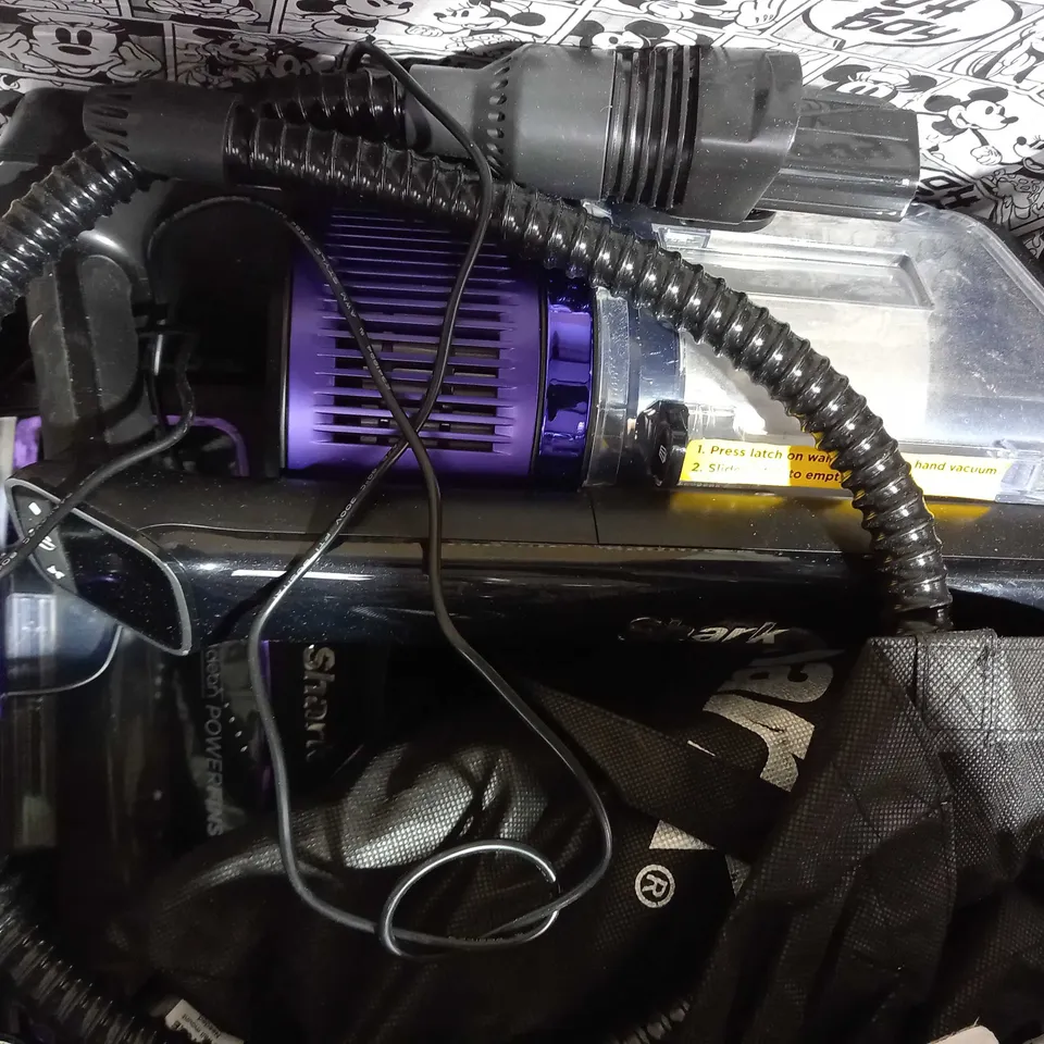 SHARK CORDLESS STICK VACUUM IZ390UKTQ