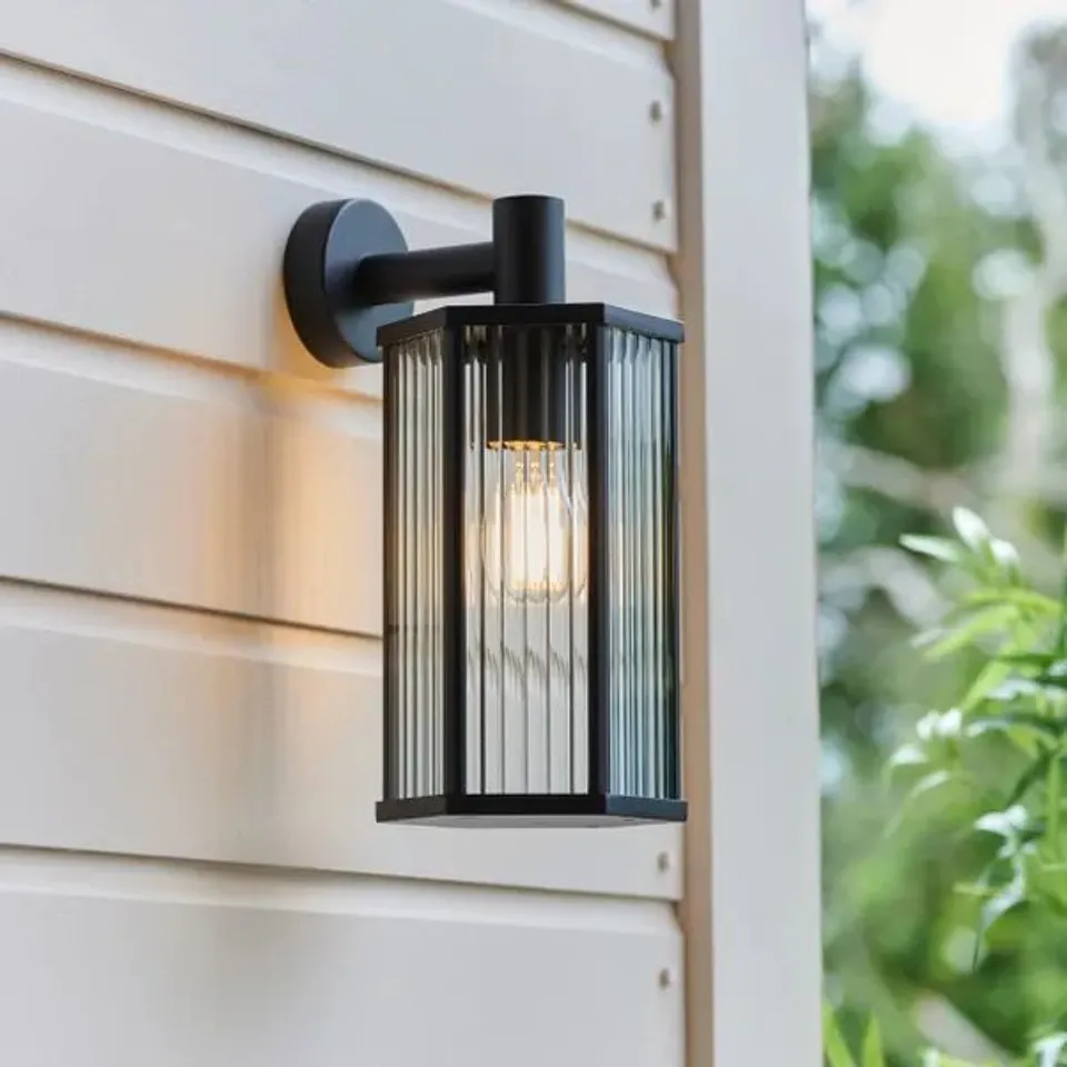 BOXED HEX RIBBED INDOOR OUTDOOR WALL LIGHT