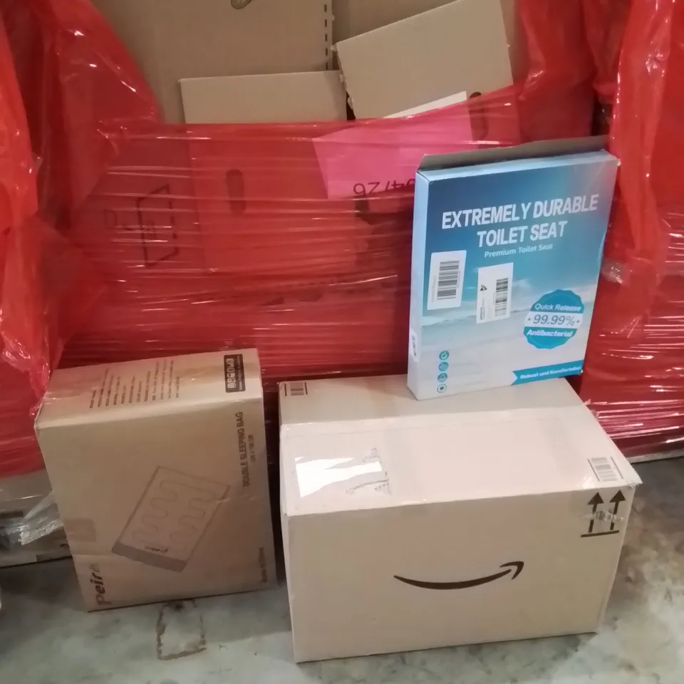 PALLET OF ASSORTED HOUSEHOLD GOODS AND PRODUCTS TO INCLUDE;TOILET SEAT,SLEEPING BAG,SCOOTER 