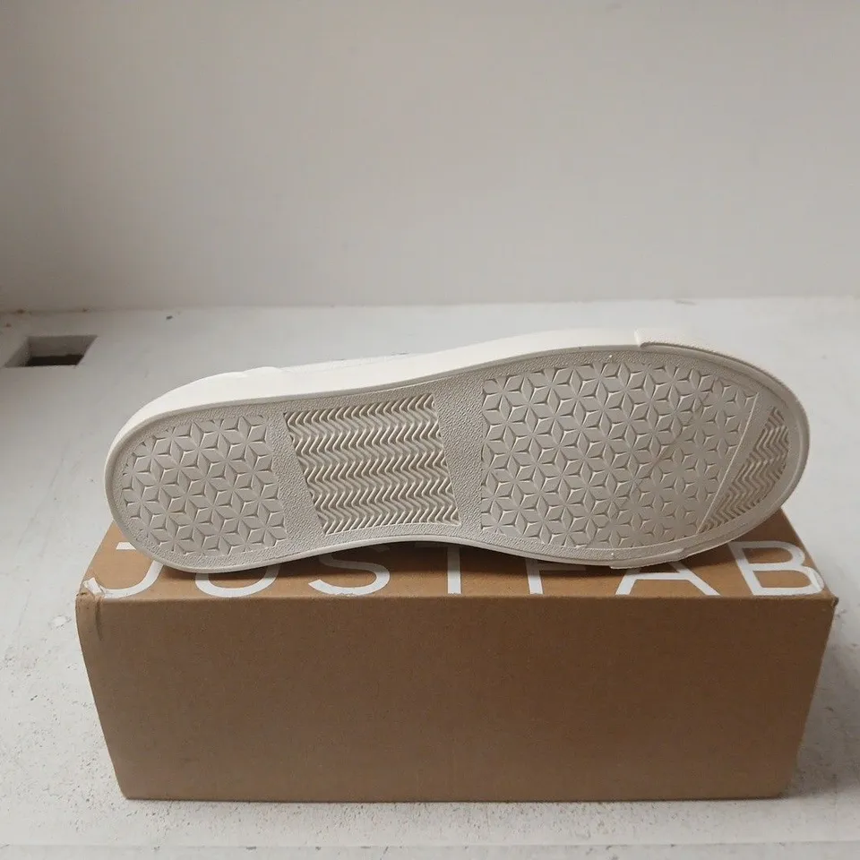 JUSTFAB WHITE CANVAS TRAINERS – WOMEN'S CHILL OUT UK 6