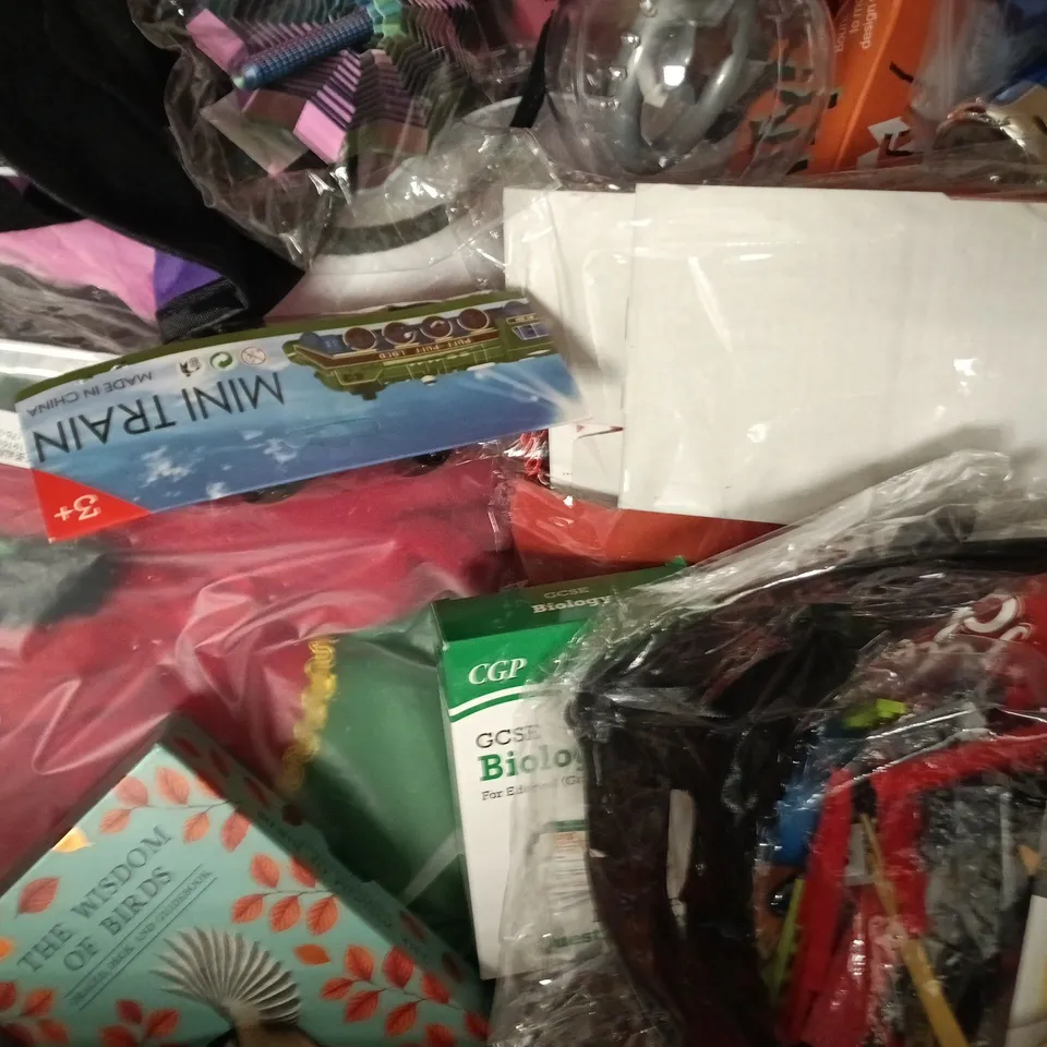 BOX OF APPROXIMATELY 20 ASSORTED TOYS AND GAMES TO INCLUDE MONOPOLY DEAL, MONSTER TRUCKS TOY ETC - COLLECTION ONLY