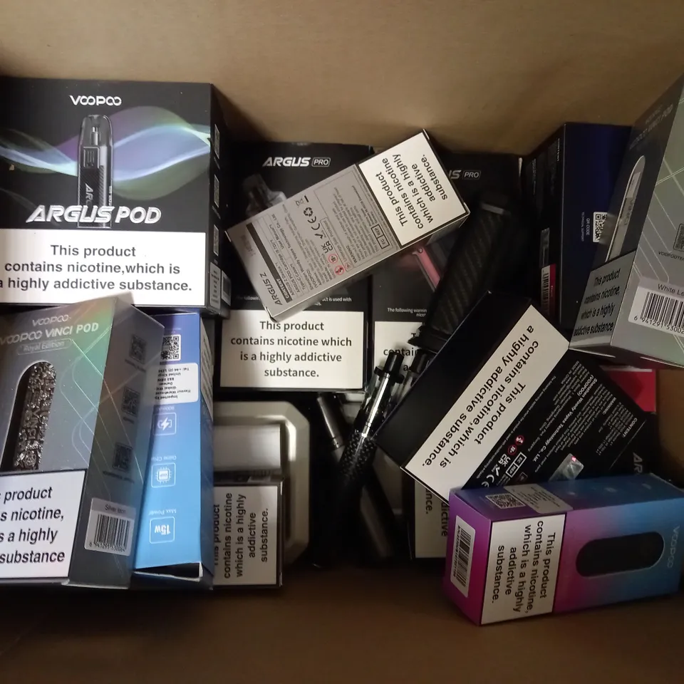 BOX OF APPROX 30 ASSORTED E-CIGARETTE INCLUDING VOOPOO DRAG S SYSTEM, VOOPOO DRAG 3 TPP-X KIT, ARGUS XT KIT