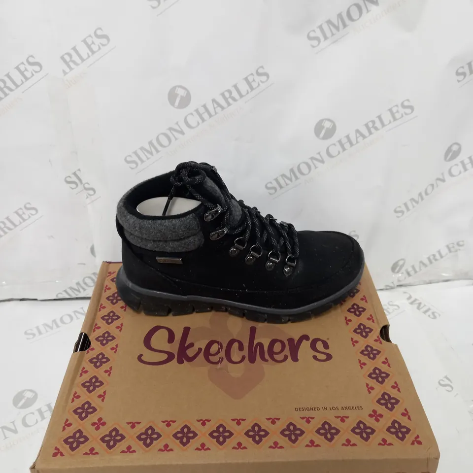 BOXED SKECHERS WARM ANKLE BOOTS, BLACK - SIZE 3.5