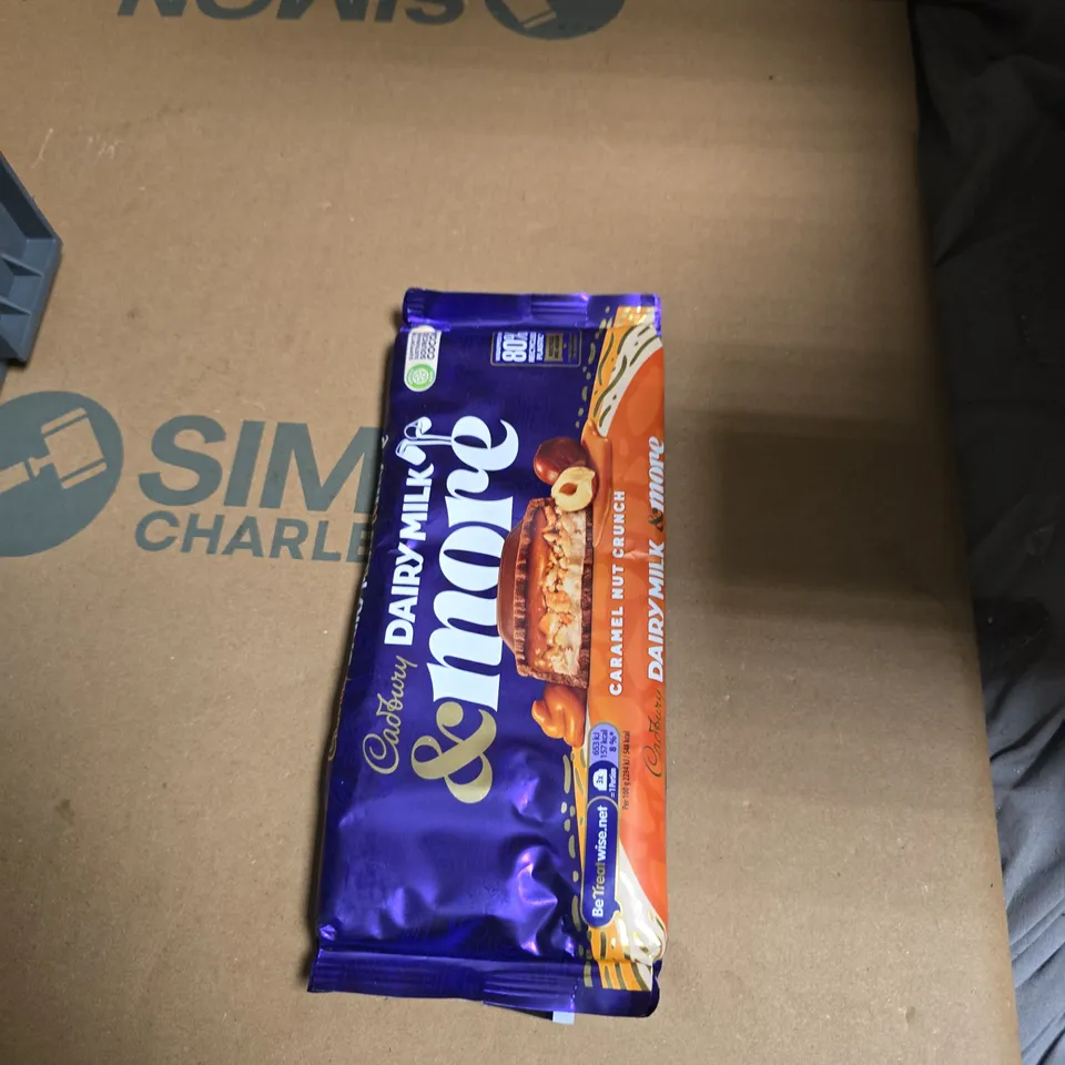 APPROXIMATELTY 7 ASSORTED FOOD ITEMS INCLUDING TWIX AND DAIRY MILK 