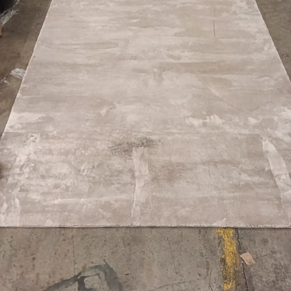 STILLAGE OF QUALITY DESIGNER AREA RUGS APPROXIMATELY 23