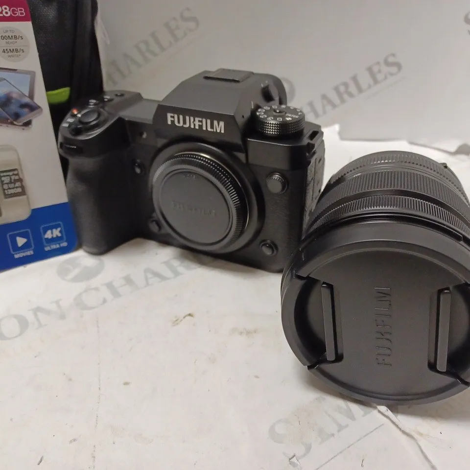 BOXED FUJIFILM X-H2 MIRRORLESS DIGITAL CAMERA WITH XF 16-80MM LENS, SYSTEM BAG AND 64GB SDXC CARD - BLACK
