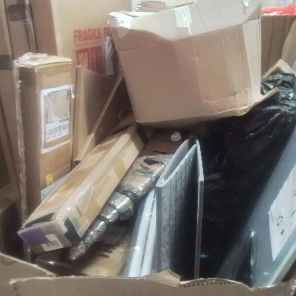 PALLET CONTAINING ASSORTED ITEMS TO INCLUDE: IRONING BOARD, FLOOR LAMP, FIREPLACE TOOLS SET AND WHITE BOARD ETC...