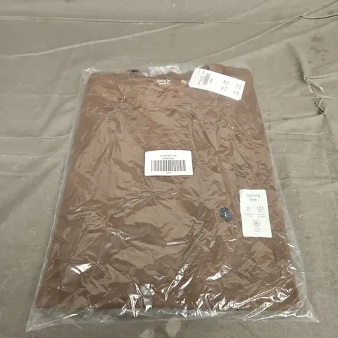 SEALED HOLLISTER COOLING TEE IN BROWN - LARGE