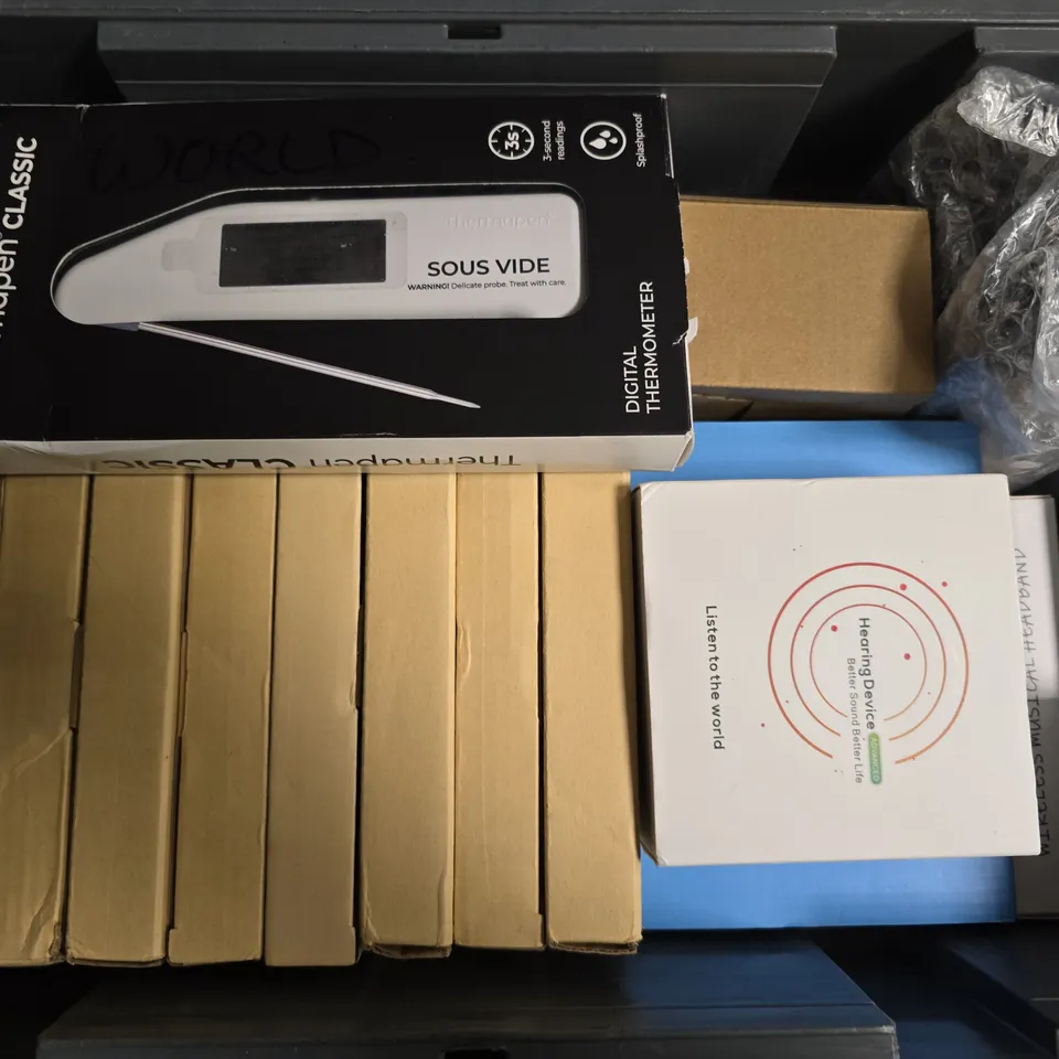 APPROXIMATELY 15 ASSORTED ITEMS TO INCLUDE POP-UP MOBILE EXTERNAL, THERMAPEN CLASSIC, CARBON MONOXIDE ALARM, ETC