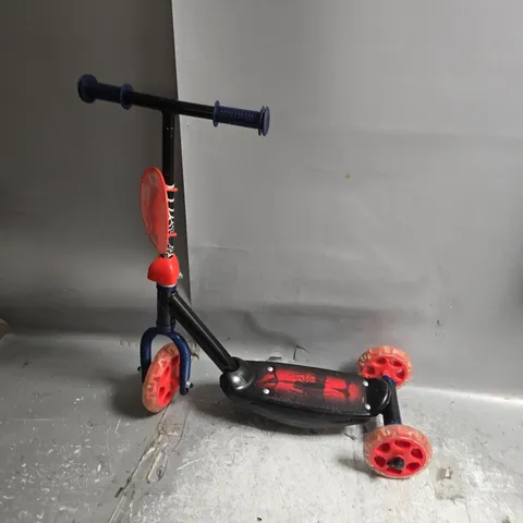 KIDS 3 WHEELED LIGHT UP SPIDERMAN SCOOTER - COLLECTION ONLY 