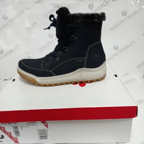 BOXED PAIR OF RIEKER ANTISTRESS BOOTS SIZE EUR 41
