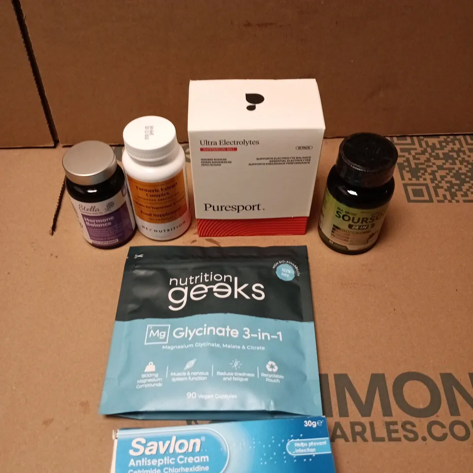 APPROXIMATELY 20 ASSORTED VITAMIN/HEALTH AID PRODUCTS TO INCLUDE NUTRITION GEEKS, SAVLON, PURESPORT ETC 