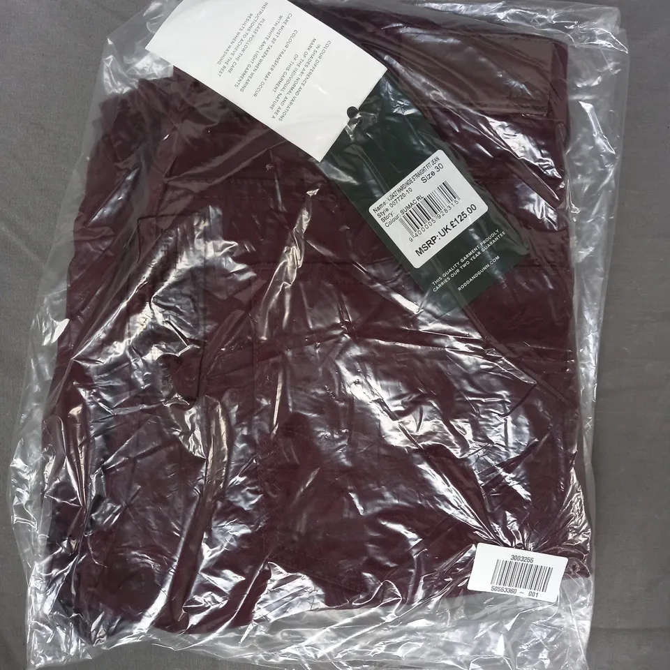 RODD & GUNN HARDINGE STRAIGHT FIT JEANS IN MAROON SIZE 30