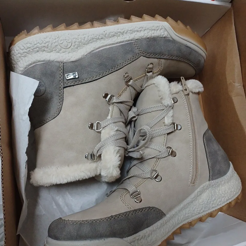 BOXED RIEKER ANTISTRESS WARM HIKING BOOTS, CREAM - SIZE 7.5 