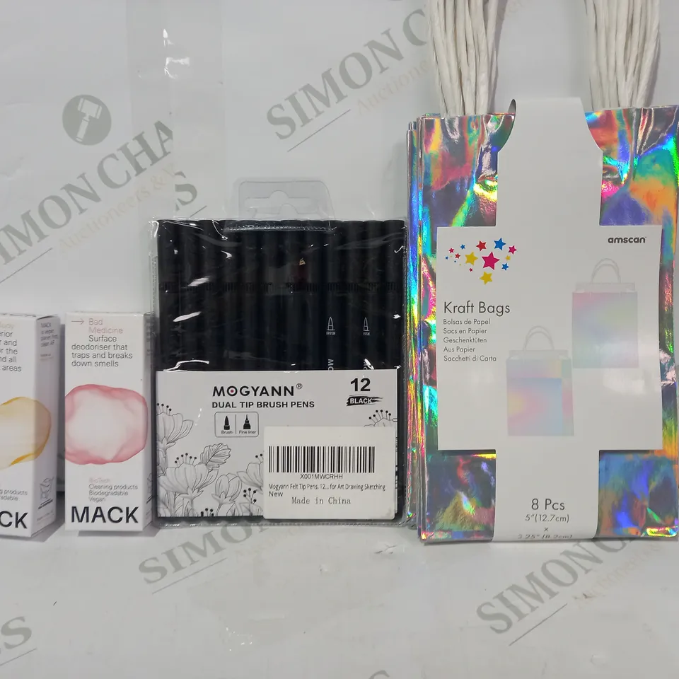 LOT OF APPROXIMATELY 10 ASSORTED HOUSEHOLD ITEMS TO INCLUDE KRAFT BAGS, MOGYANN DUAL TIP BRUSH PENS, ETC