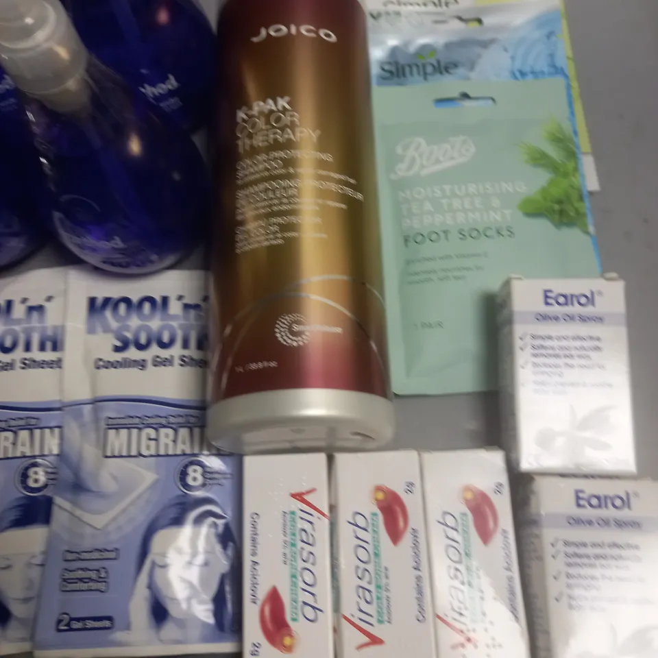 LOT OF APPROXIMATELY 25 ASSORTED HEALTH AND BEAUTY ITEMS TO INCLUDE JOICO K-PAK COLOUR THERAPY, METHOD HAND WASH AND EAROL OLIVE OIL SPRAY