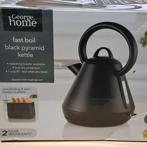 BOXED FAST BOIL BLACK PYRAMID KETTLE